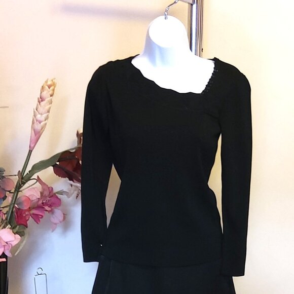 NWT Women’s Black Lightweight Long Sleeve Cardigan Pullover Sweater 6, 8, 10 - Picture 1 of 6
